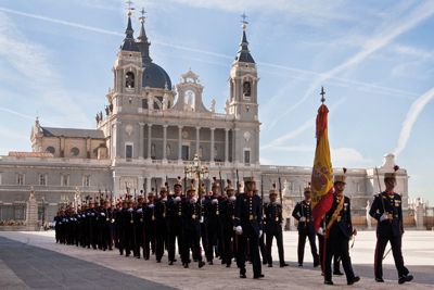 Entrada en formación del Grupo de Honores en el Palacio Real de Madrid